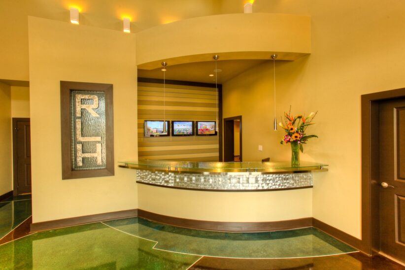 RLH prjts comm aloma square fl 00