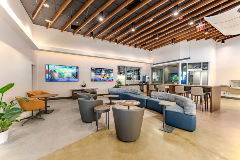 Ford Mullinax Customer Waiting Lounge